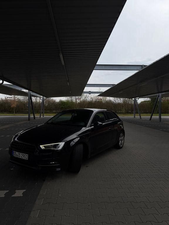 Second-hand Audi A3 Ambition 140 CP (102 kW) 2013 Negru Hatchback