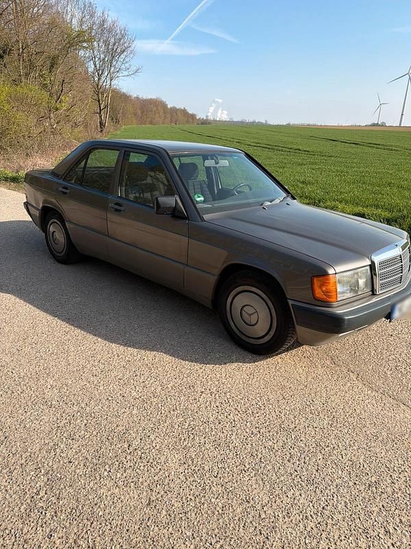 Gebraucht Mercedes 190 118 PS (86 kW) 1989 Braun Limousine