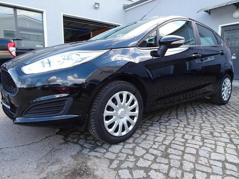Gebraucht Ford Fiesta Trend 80 PS (58 kW) 2017 Schwarz Limousine