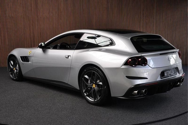 Gebraucht Ferrari GTC4Lusso 610 PS (448 kW) 2018 Silber Kombi