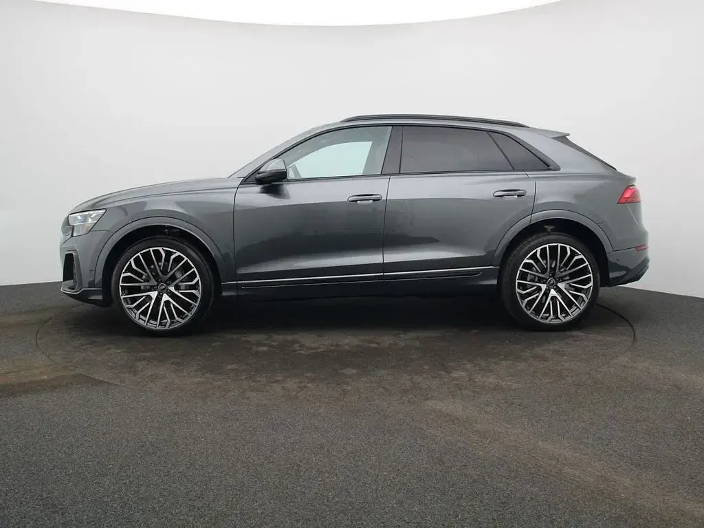 Gebraucht Audi Q8 S-Line 286 PS (210 kW) 2024 Daytonagrau perleffekt SUV