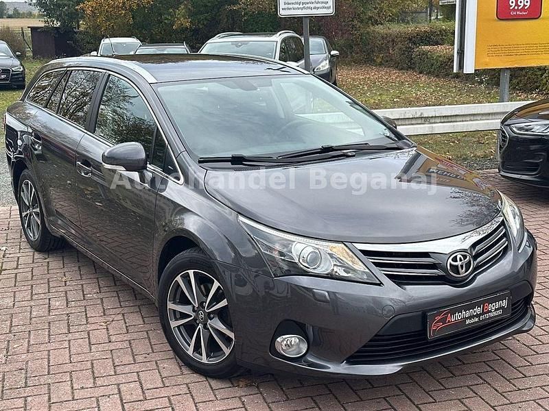 Grau Gebraucht 2014 Toyota Avensis Kombi | 6.599 € (Guter Preis) - Bild 1/4