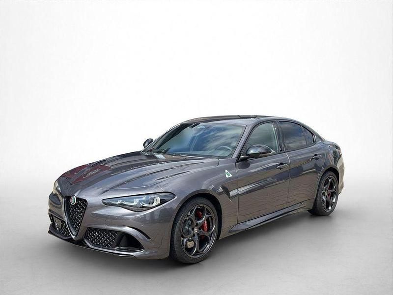 Grau Neu 2025 Alfa Romeo Giulia Quadrifoglio Limousine | 94.490 € (Fairer Preis) - Bild 1/4