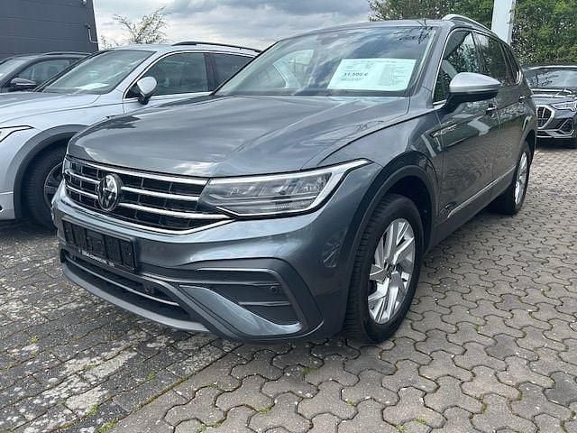 Gebraucht VW Tiguan Allspace Life 150 PS (110 kW) 2023 Grau SUV