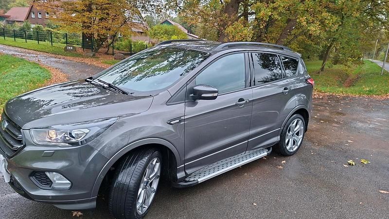 Gebraucht Ford Kuga ST 150 PS (110 kW) 2018 Grau SUV