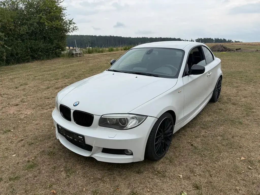 Gebraucht BMW 118 Coupé M Sport 143 PS (105 kW) 2012 Weiß Coupé