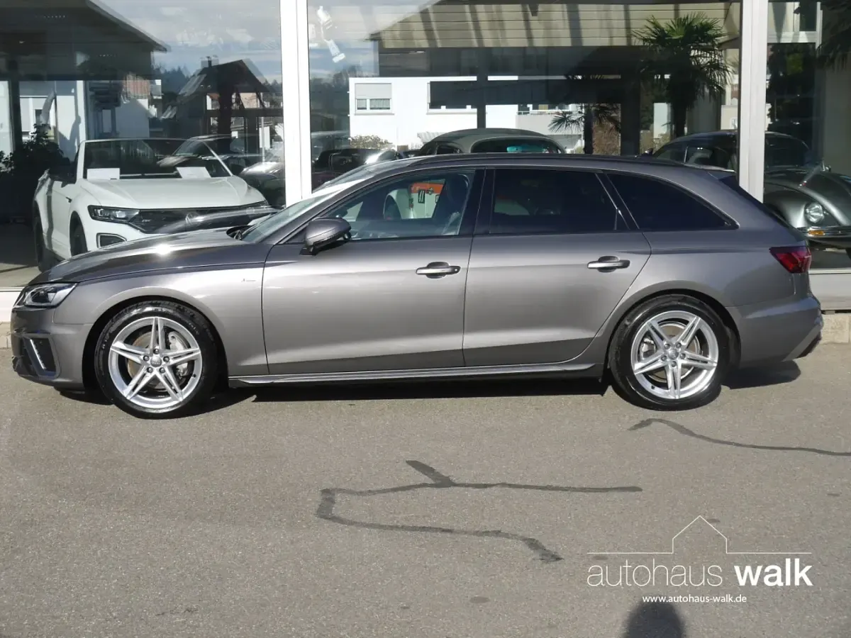 Gebraucht Audi A4 Performance 204 PS (150 kW) 2022 Terragrau metallic Kombi