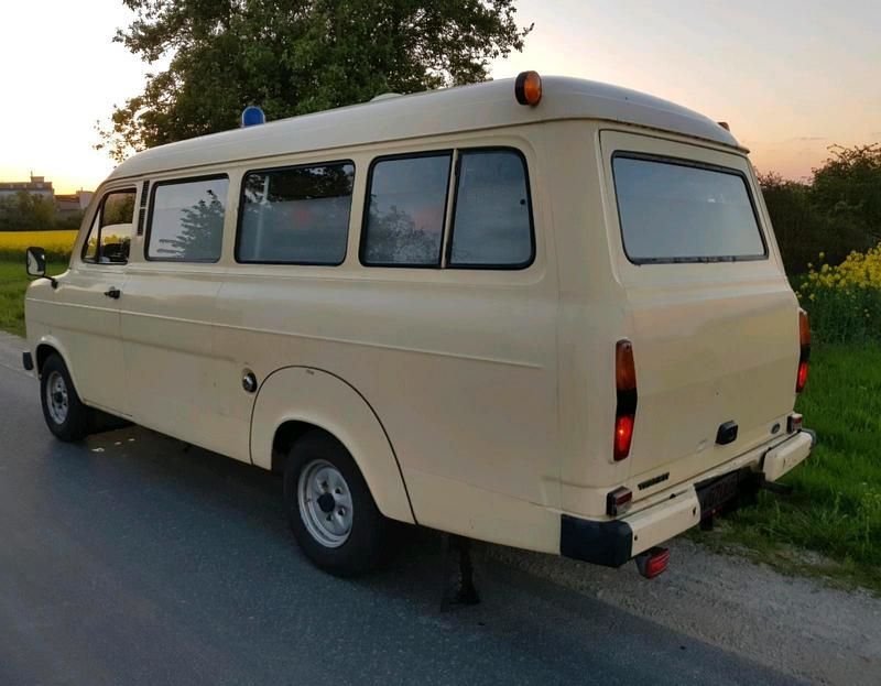 Second-hand Ford Transit 85 CP (62 kW) 1979 Bej Monovolum