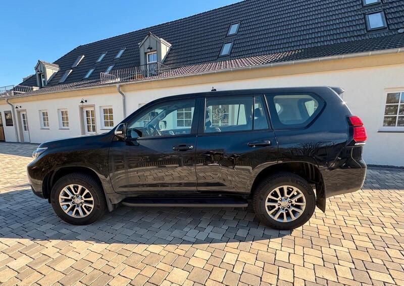 Schwarz Gebraucht 2022 Toyota Land Cruiser SUV | 52.500 € (Guter Preis) - Bild 1/4