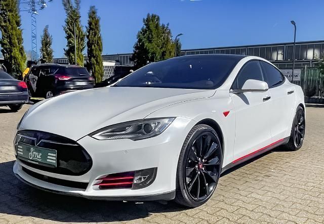 Weiß Gebraucht 2015 Tesla Model S Limousine | 35.790 € (Fairer Preis) - Bild 1/4