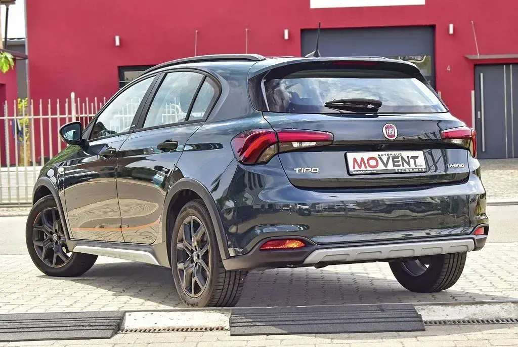 Gebraucht Fiat Tipo Cross 131 PS (96 kW) 2023 Grün Limousine