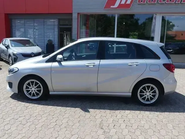 Gebraucht Mercedes B200 156 PS (114 kW) 2017 Silber Kleinwagen