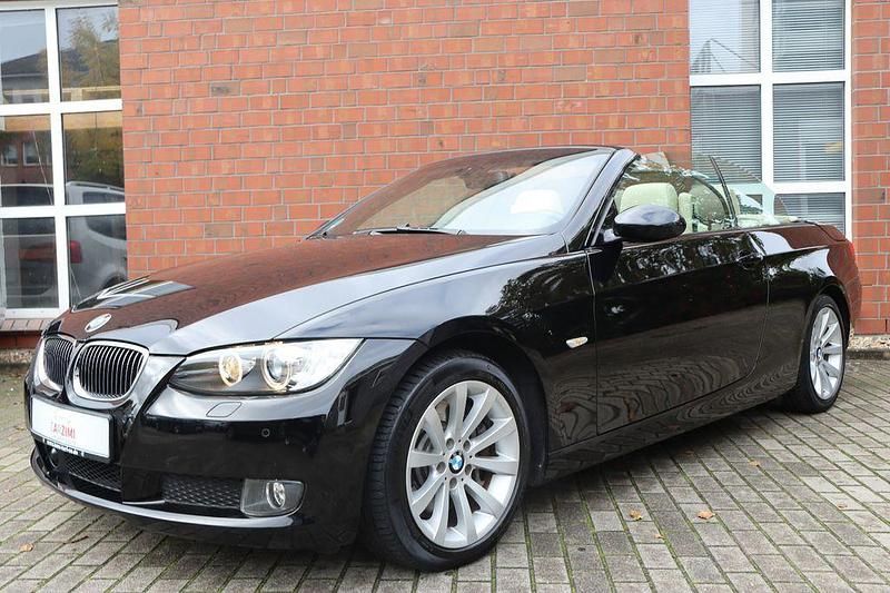 Gebraucht BMW 330 Cabriolet Sport Line 245 PS (180 kW) 2009 Schwarz Cabrio
