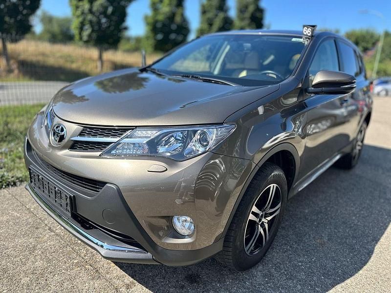 Braun Gebraucht 2015 Toyota RAV4 Executive SUV | 21.290 € (Fairer Preis) - Bild 1/4