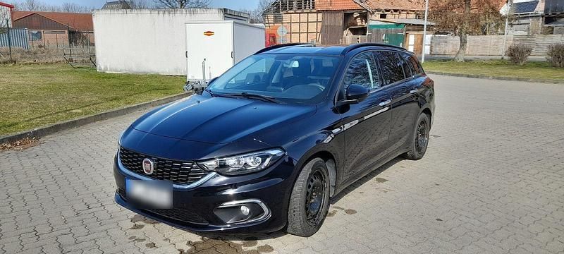 Gebraucht Fiat Tipo Lounge 120 PS (88 kW) 2018 Schwarz Kombi