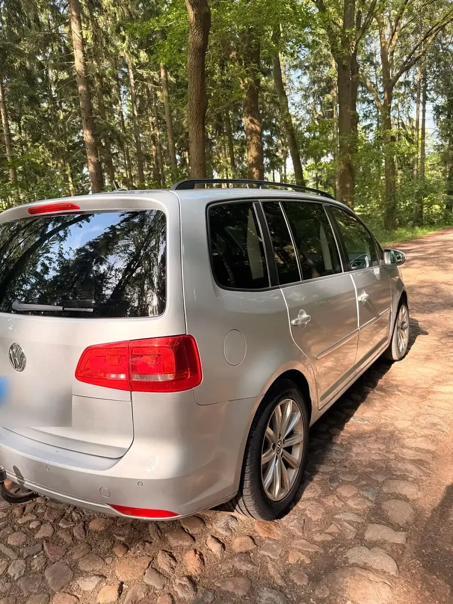 Gebraucht VW Touran 140 PS (102 kW) 2011 Grau Van / Kleinbus