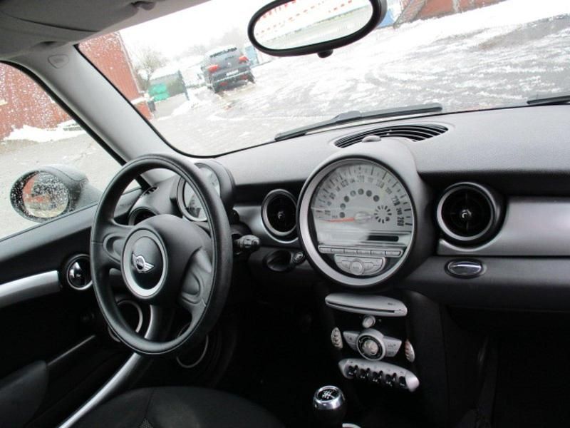 Gebraucht Mini ONE 75 PS (55 kW) 2009 Rot Kleinwagen