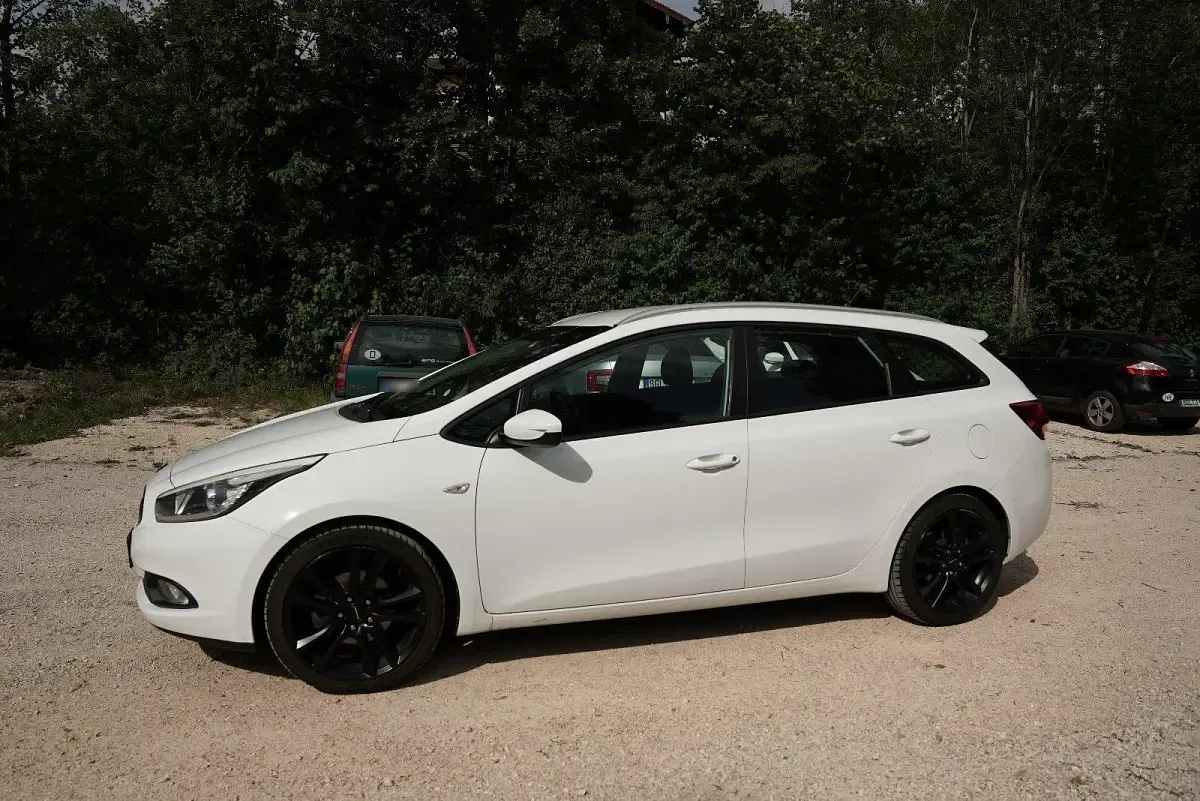 Gebraucht Kia Ceed Sportswagon 135 PS (99 kW) 2013 Weiß Kombi
