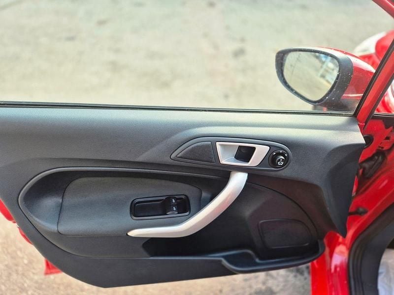 Gebraucht Ford Fiesta Titanium 82 PS (60 kW) 2012 Other Limousine