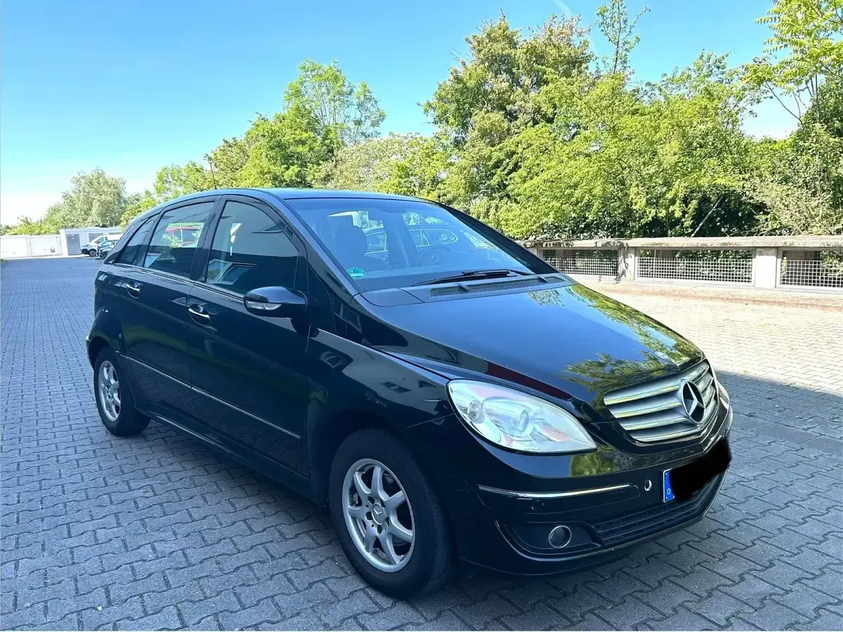 Używany Mercedes B150 95 KM (69 kW) 2007 Czarny Minivan