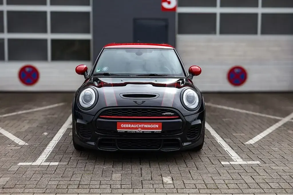 Używany Mini John Cooper Works 231 KM (169 kW) 2016 Czarny Hatchback