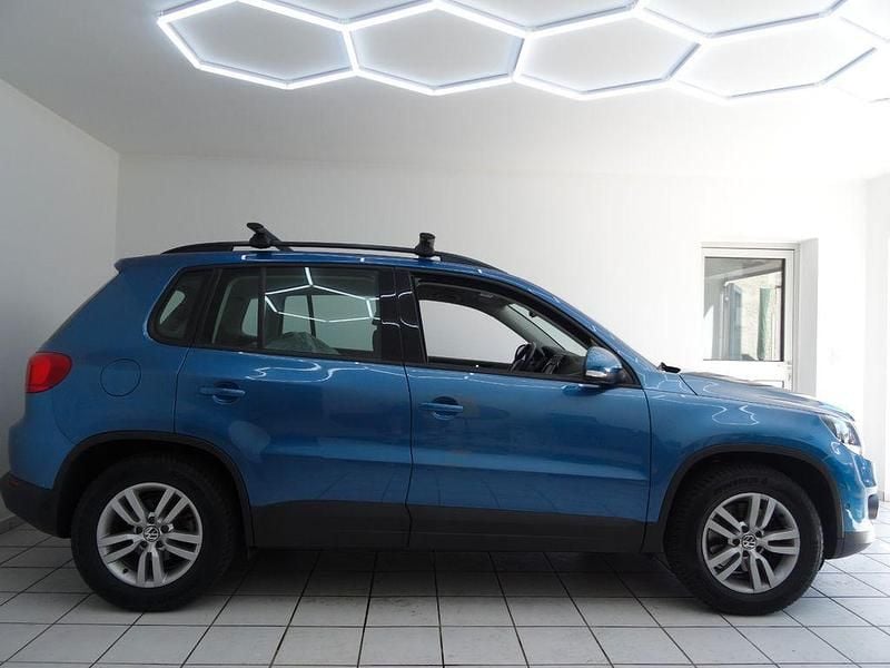 Gebraucht VW Tiguan Trendline 122 PS (89 kW) 2014 Blau SUV