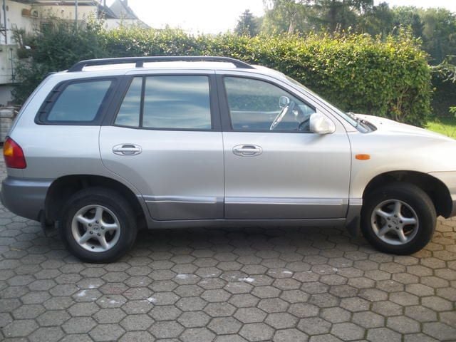 Gebraucht Hyundai Santa Fe 146 PS (107 kW) 2004 Silber metallic SUV
