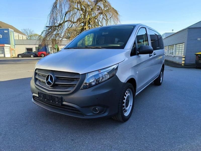Silber Gebraucht 2020 Mercedes Vito Van / Kleinbus | 19.299 € (Superpreis) - Bild 1/4