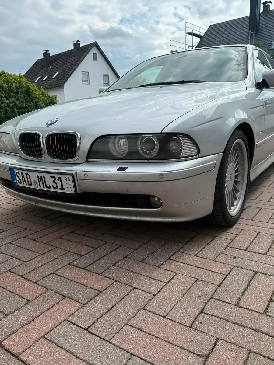 Gebraucht BMW 520 136 PS (100 kW) 2001 Silber Limousine