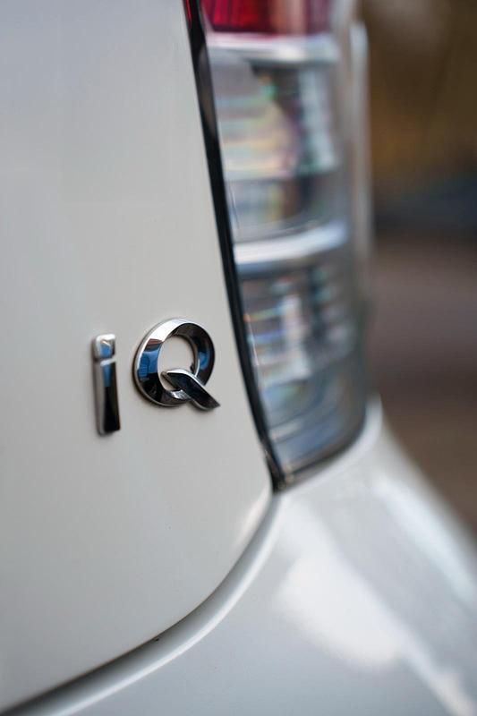 Gebraucht Toyota iQ 68 PS (50 kW) 2011 Weiß Kleinwagen