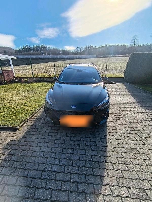Gebraucht Ford Focus ST-Line 150 PS (110 kW) 2019 Schwarz Kombi