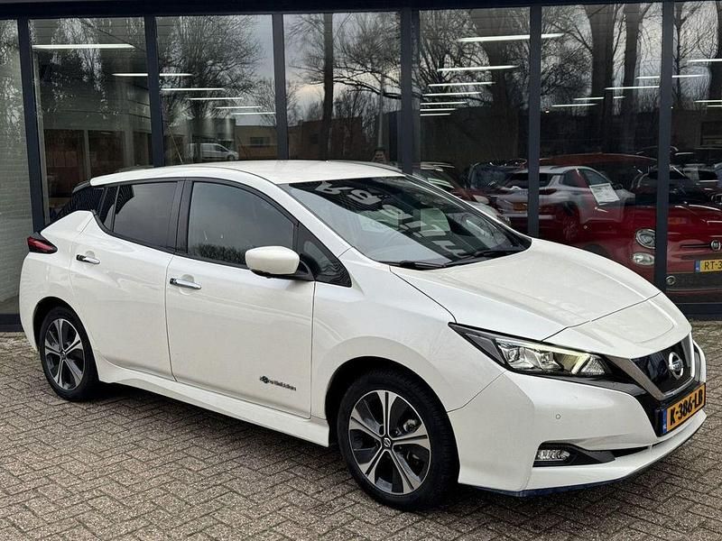 Gebraucht Nissan Leaf Tekna 160 kW (218 PS) 2020 Weiß Kleinwagen