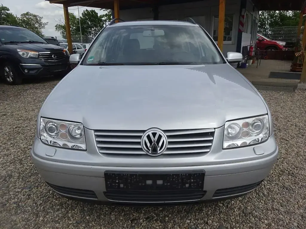 Gebraucht VW Bora Highline 131 PS (96 kW) 2004 Grau Kombi
