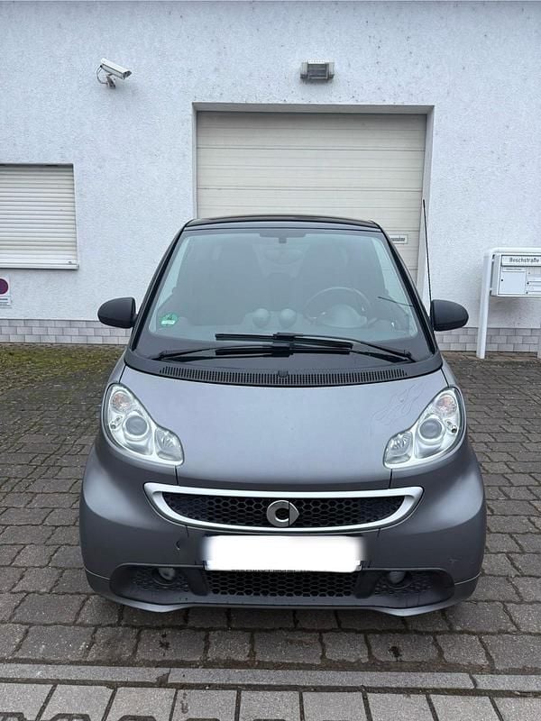 Grau Gebraucht 2013 Smart ForTwo Coupé Coupé | 6.299 € (Fairer Preis) - Bild 1/4