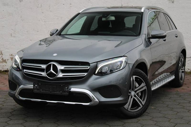 Grau Gebraucht 2015 Mercedes GLC220 SUV | 13.400 € - Bild 1/4