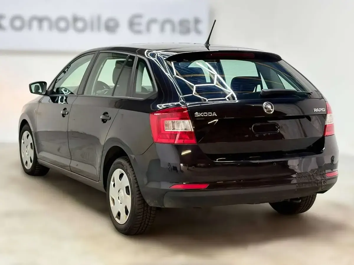 Gebraucht Skoda Rapid Ambition 90 PS (66 kW) 2014 Schwarzmagic perleffekt Kleinwagen