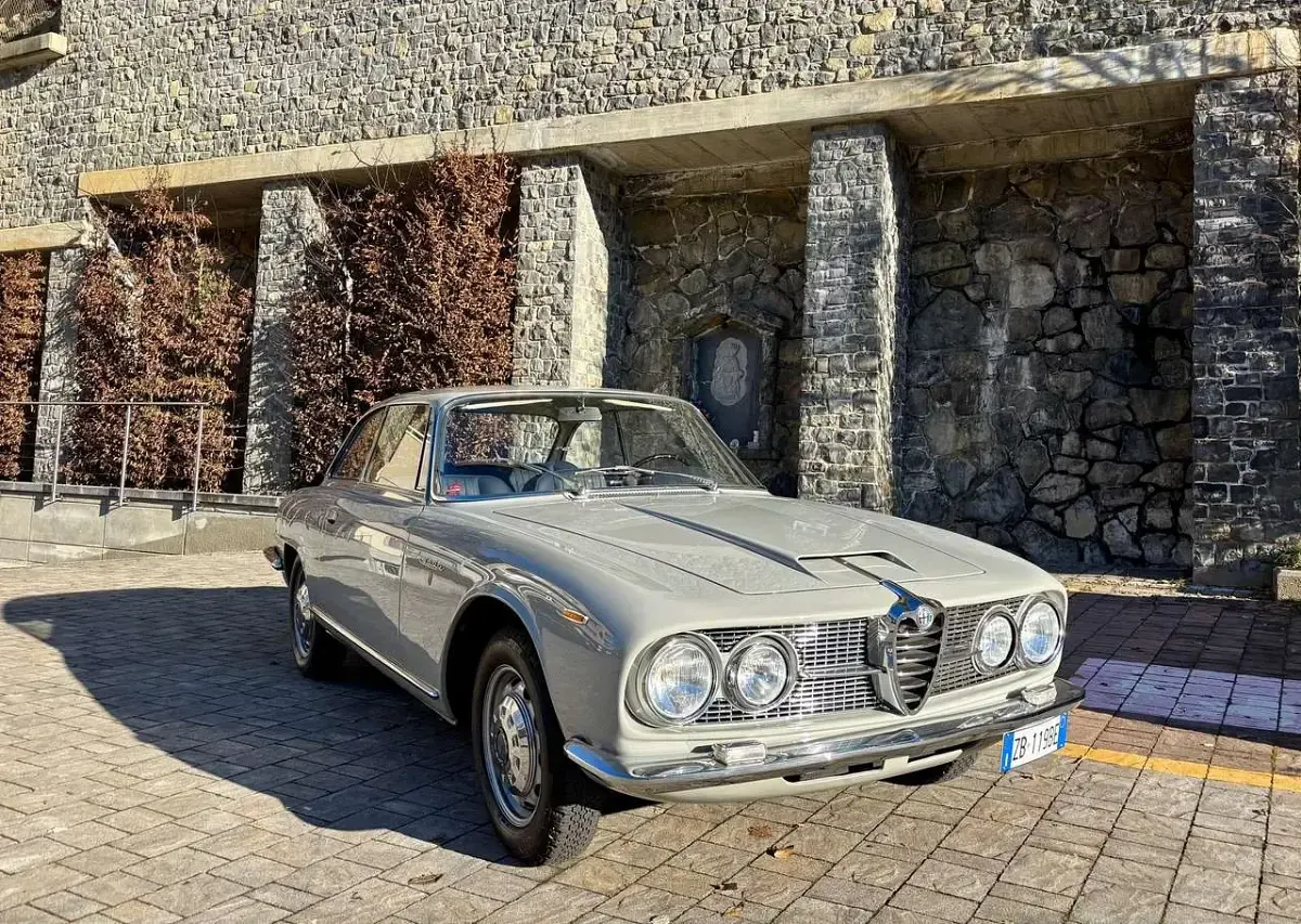 Gebraucht Alfa Romeo 2600 Sprint 145 PS (106 kW) 1963 Grigio Coupé