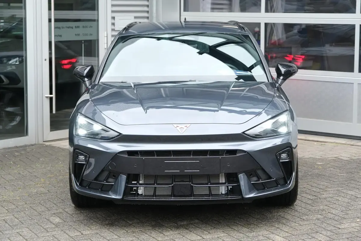 Neu Cupra Leon 204 PS (150 kW) 2026 Magnetic tech Kombi