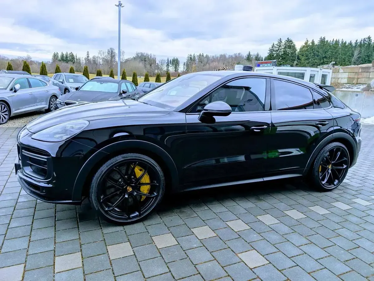 Gebraucht Porsche Cayenne Turbo GT 640 PS (470 kW) 2022 Schwarz SUV