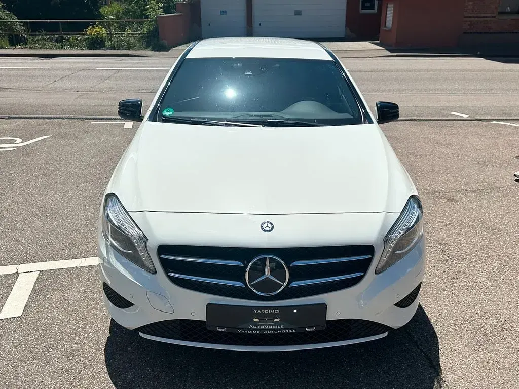 Gebraucht Mercedes A200 156 PS (114 kW) 2013 Weiß Limousine