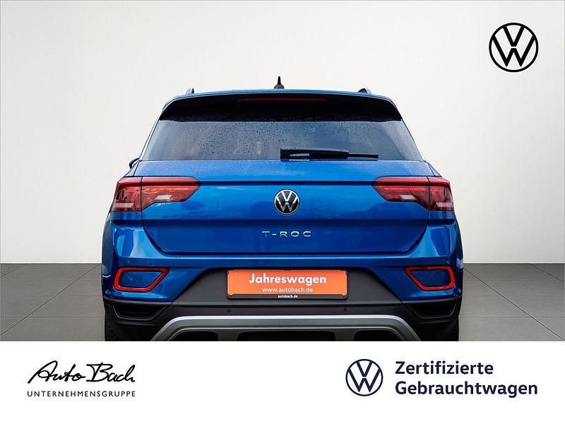 Gebraucht VW T-Roc Move 150 PS (110 kW) 2024 Ravennablau metallic SUV