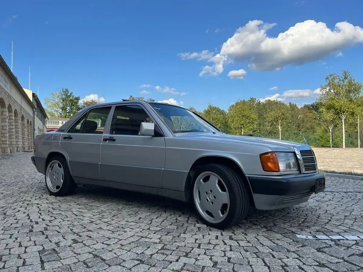 Gebraucht Mercedes 190 75 PS (55 kW) 1991 Silber Limousine