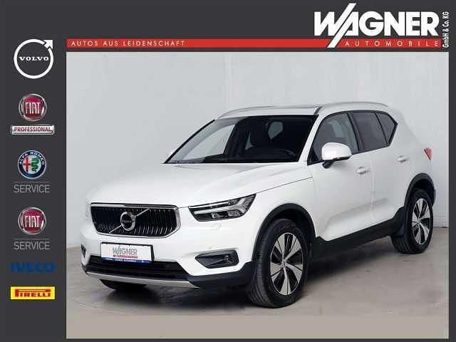 Ice white Gebraucht 2021 Volvo XC40 Momentum SUV | 27.840 € (Etwas zu teuer) - Bild 1/4