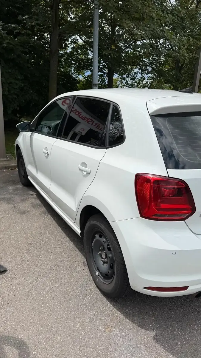Gebraucht VW Polo 90 PS (66 kW) 2014 Weiß Kleinwagen