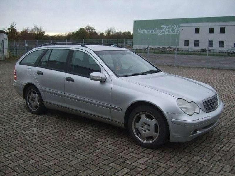 Brillantsilber Gebraucht 2003 Mercedes C180 Kombi | 1.000 € (Superpreis) - Bild 1/4