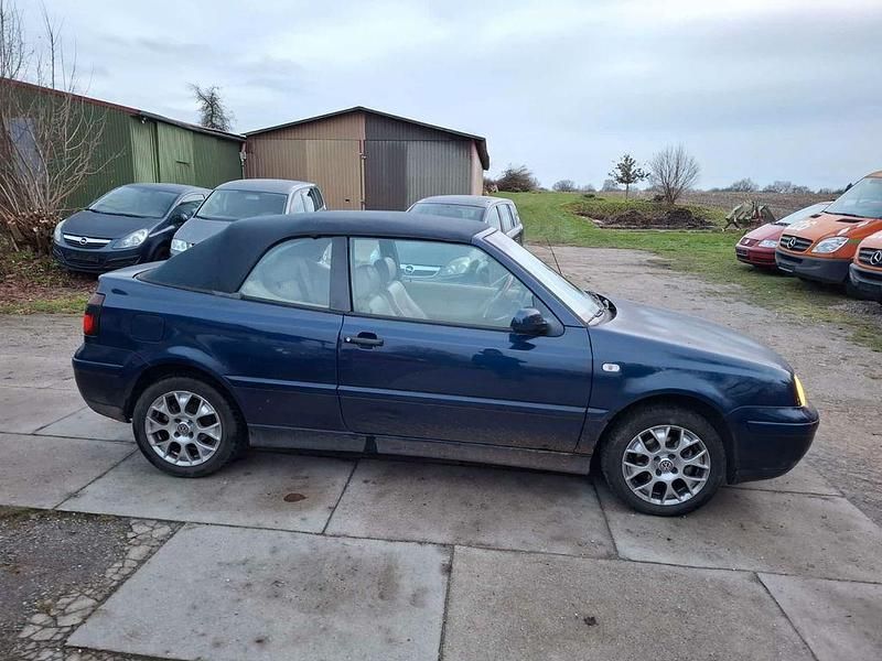 Gebraucht VW Golf Cabriolet 101 PS (74 kW) 2000 Blau Cabrio