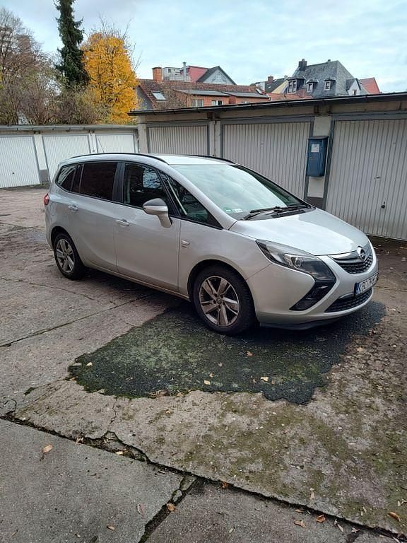 Gebraucht Opel Zafira Edition 200 PS (147 kW) 2016 Silber Van / Kleinbus