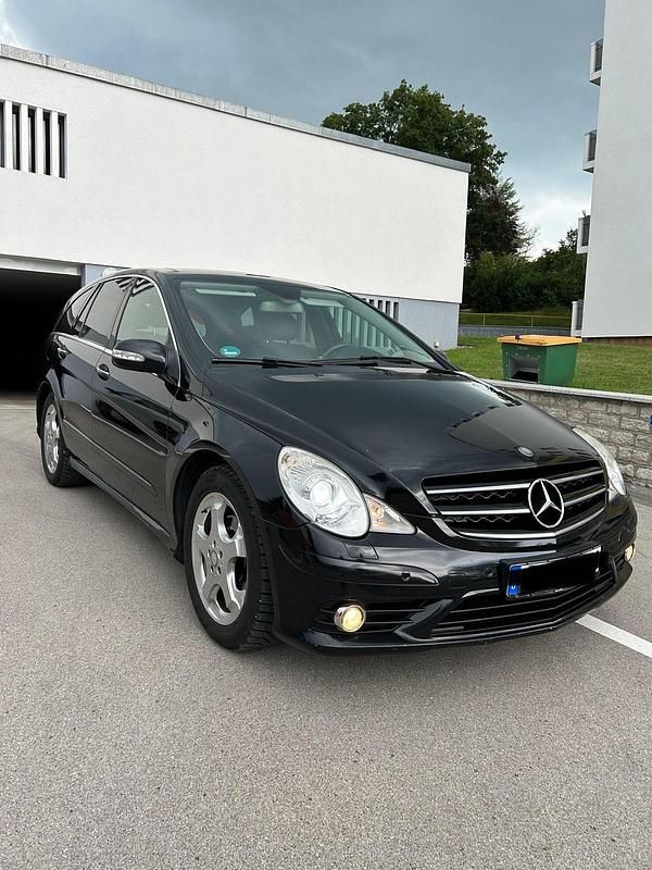 Schwarz Gebraucht 2008 Mercedes R320 Van / Kleinbus | 7.000 € (Fairer Preis) - Bild 1/4