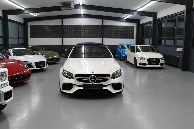 Weiß Gebraucht 2018 Mercedes E63S AMG AMG Limousine | 53.850 € (Superpreis) - Bild 1/4