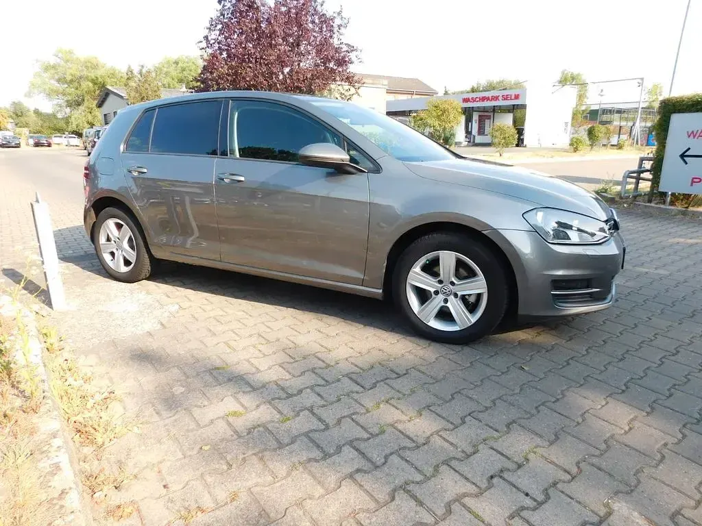 Gebraucht VW Golf VII Trendline 105 PS (77 kW) 2014 Grau Limousine